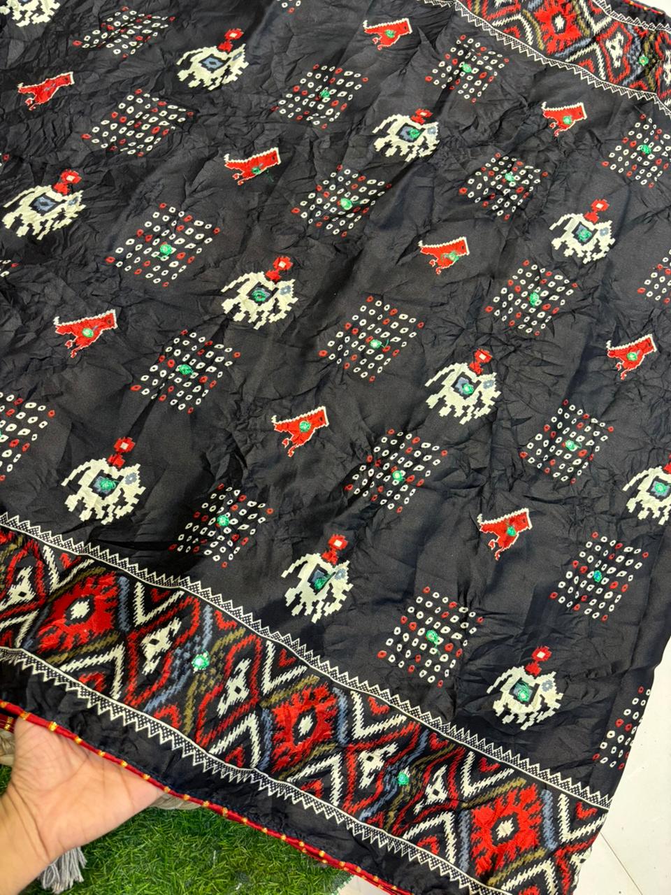 Moss Silk Saree with Embroidery Work & Warli Print