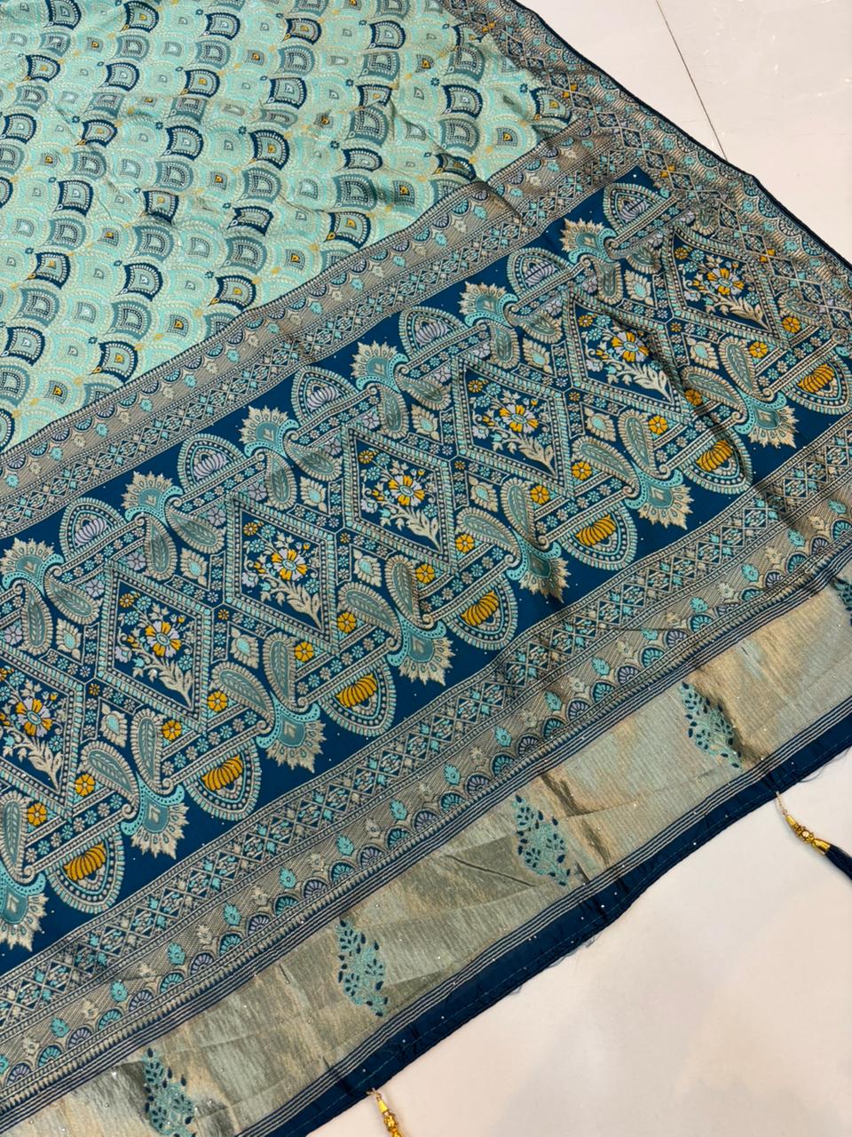 Premium Rajasthani Handloom Saree with Diamonds & Embroidery