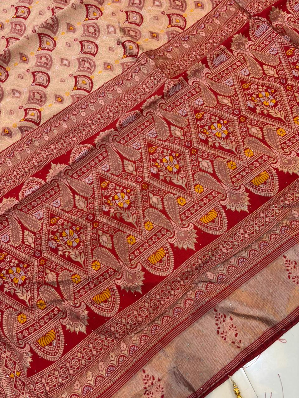 Premium Rajasthani Handloom Saree with Diamonds & Embroidery