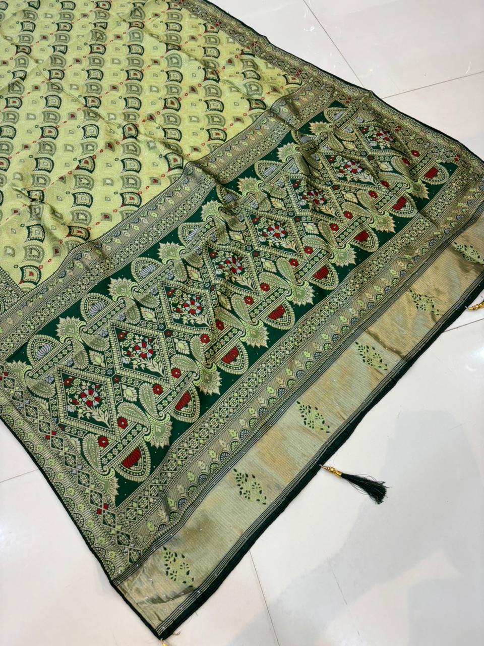 Premium Rajasthani Handloom Saree with Diamonds & Embroidery