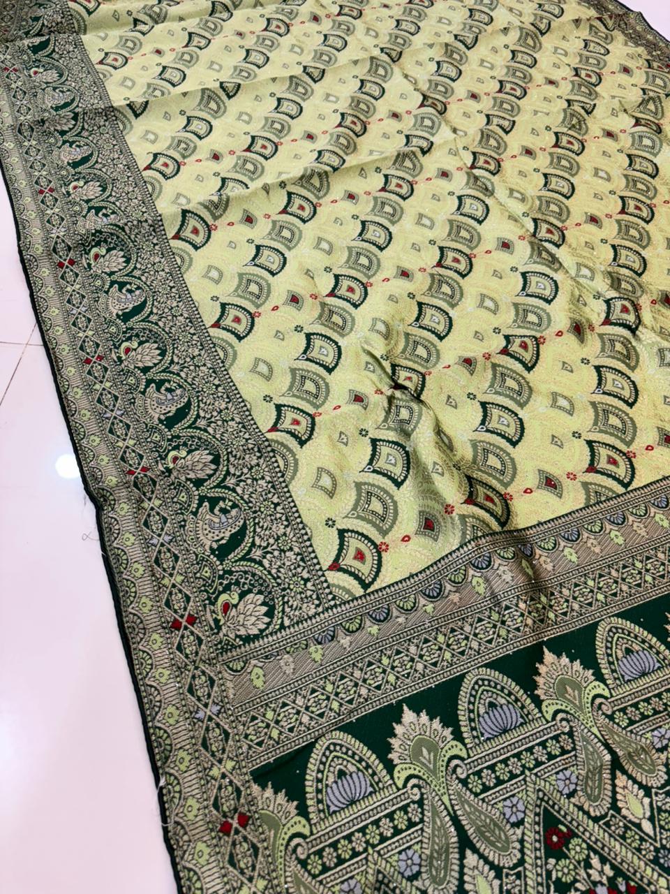 Premium Rajasthani Handloom Saree with Diamonds & Embroidery