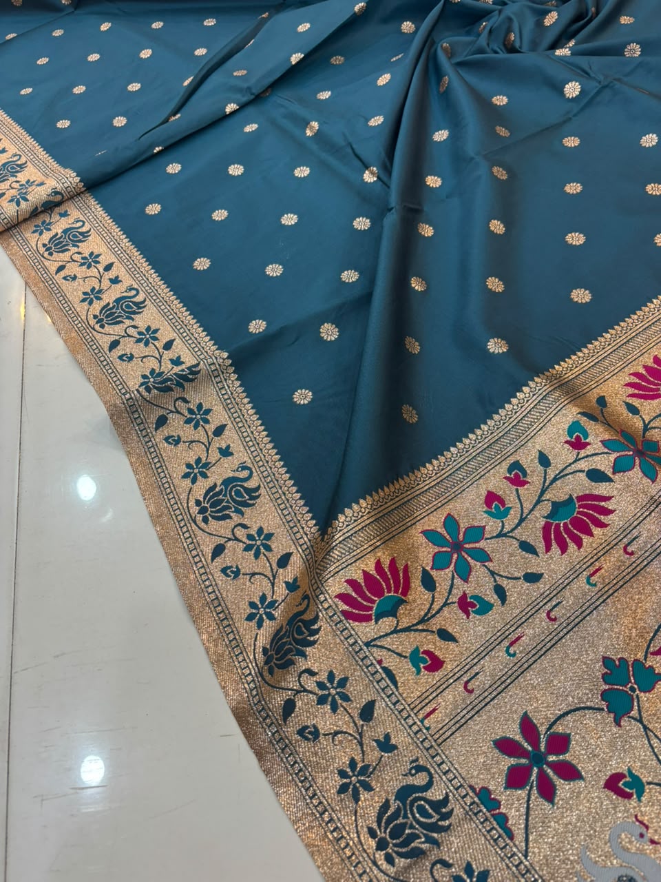 Banarasi Peshwai Silk Saree with Lotus Border | Lightweight Royal Wedding Saree