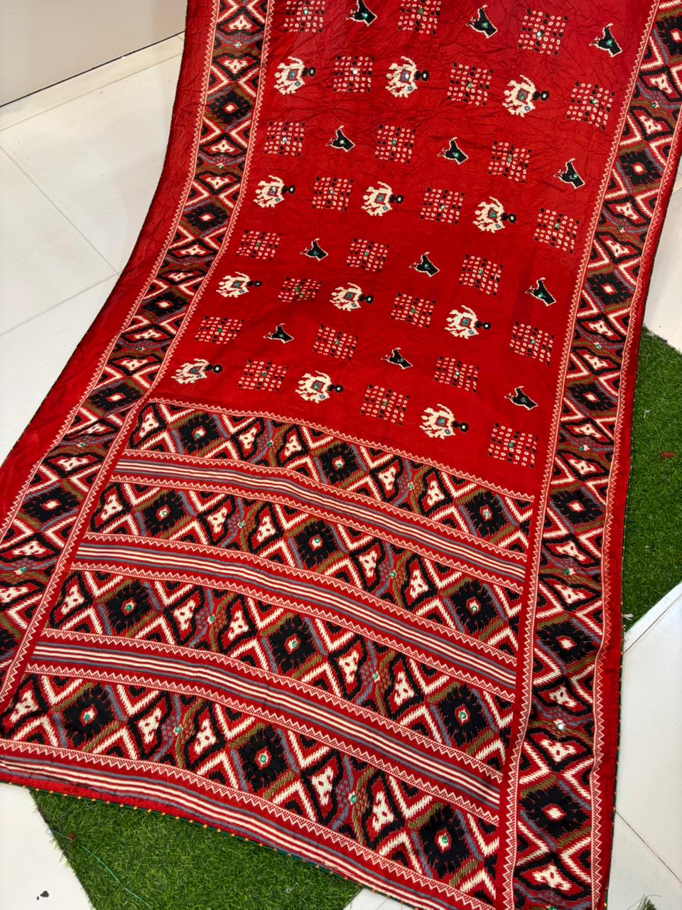 Moss Silk Saree with Embroidery Work & Warli Print