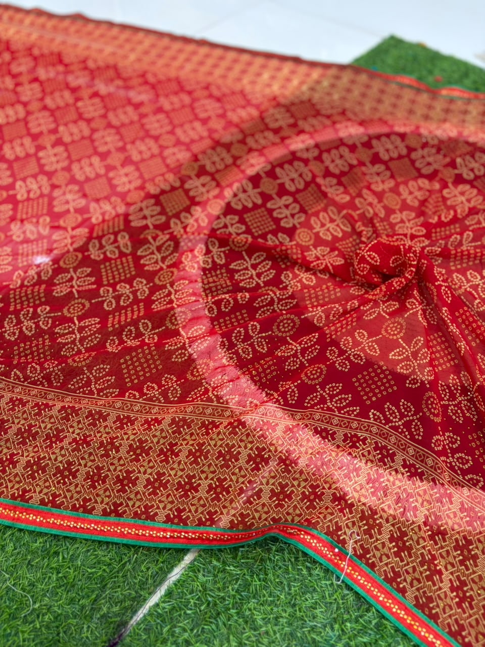 ✨ Heavy Weightless Georgette Bandhani Diamond Work Saree